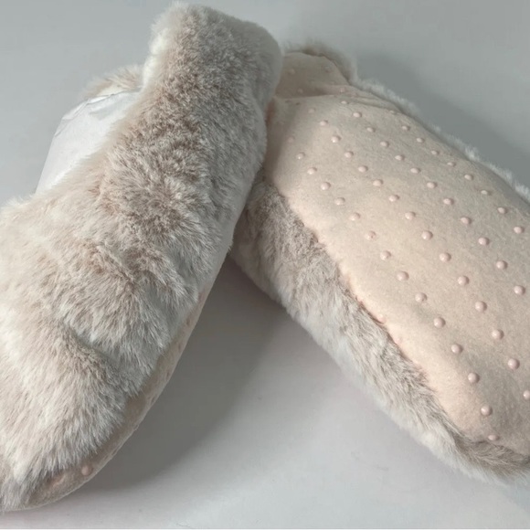 Target Faux Fur Pink Slipper Socks W/ Grippers | Size S (US 5-7) - Picture 8 of 9
